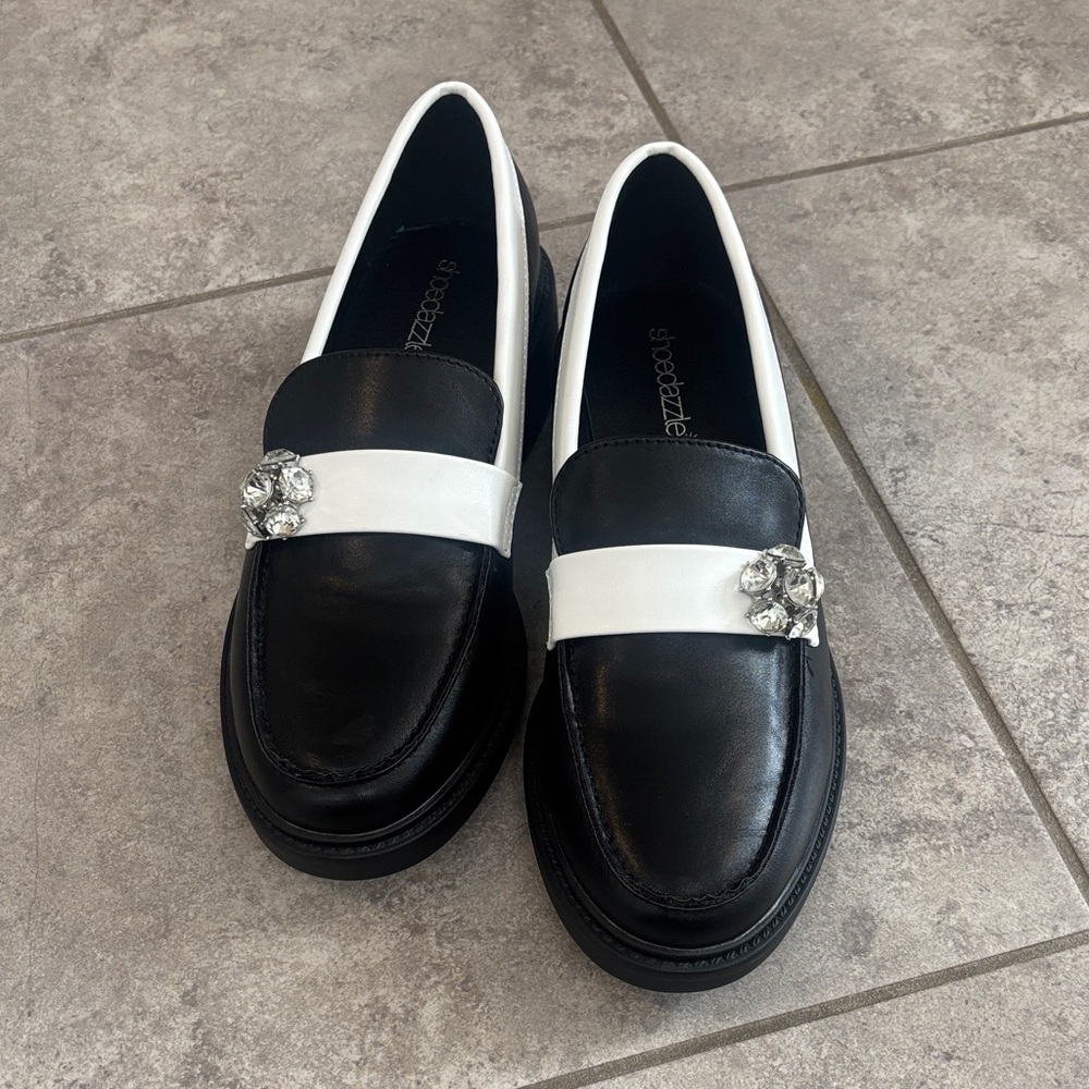 NWOT Black and White Women's Loafers - Jewel Accent ✨